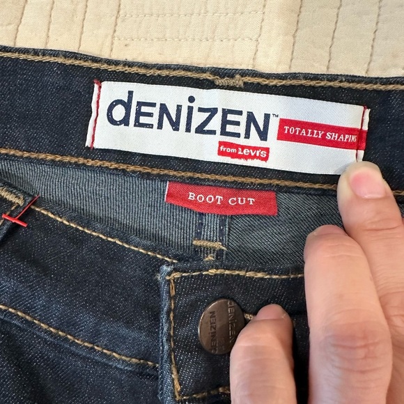 Denizen from Levi's Women's Black Jeans - Picture 9 of 10